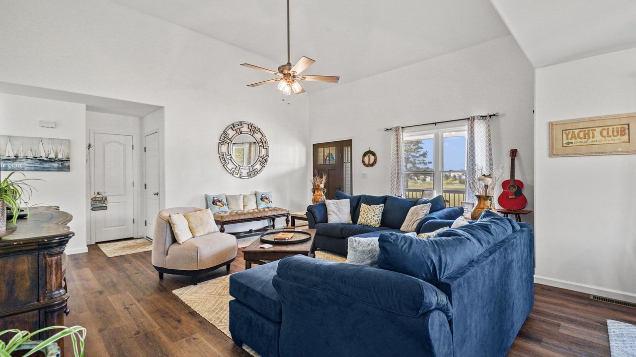 Photo of Livingroom in Captain's Cove