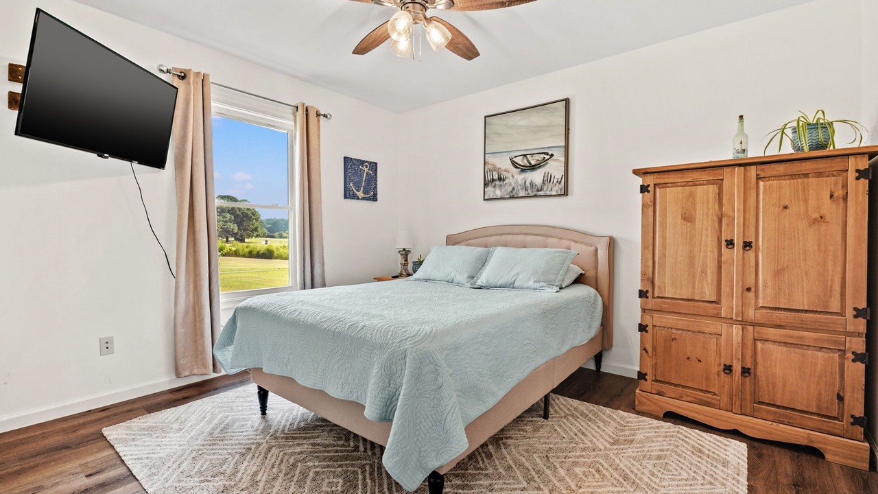 Photo of Bedroom in Captain's Cove