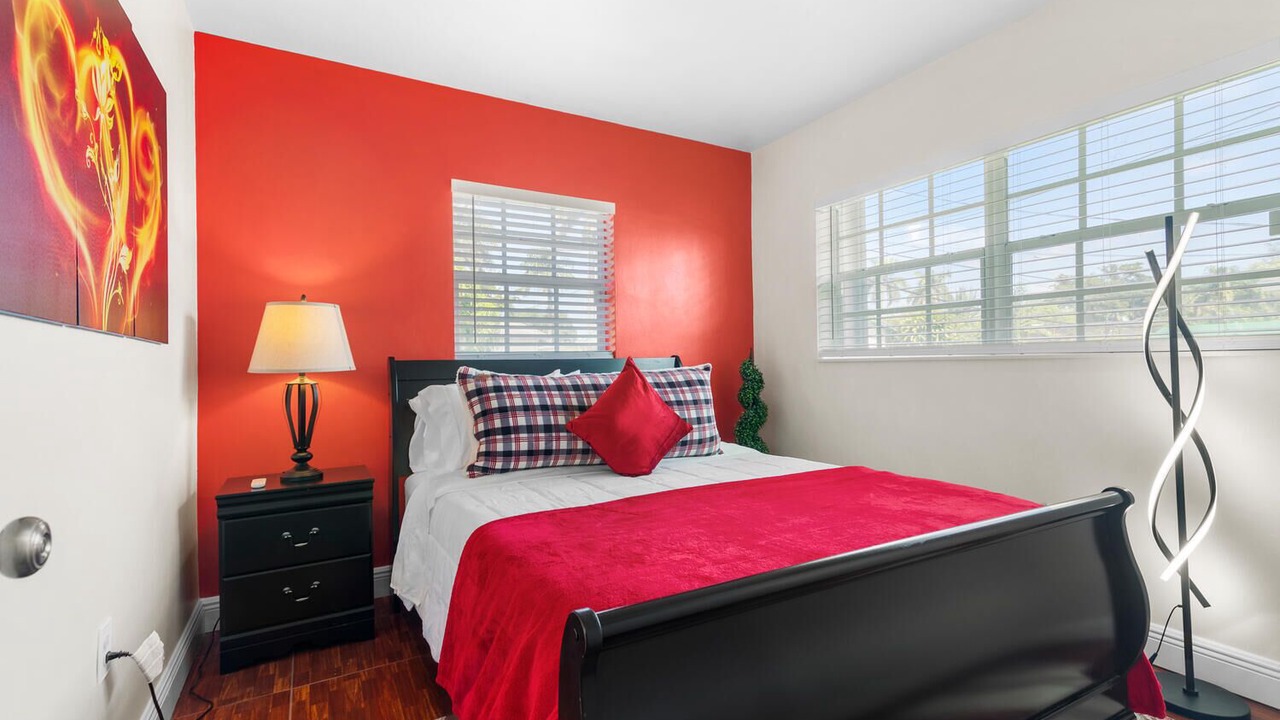 Photo of Bedroom in Miami Gardens