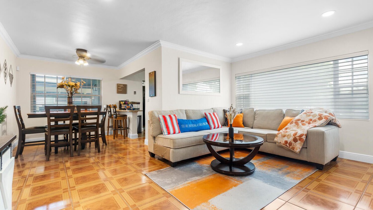 Photo of Livingroom in Miami Gardens