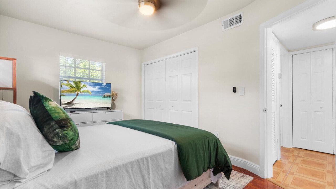 Photo of Bedroom in Miami Gardens