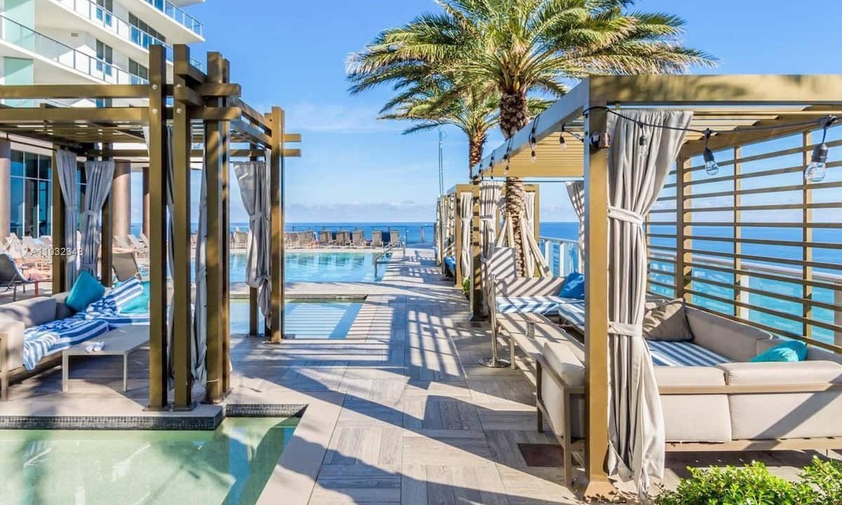 Photo of Outdoor in Hollywood South Central Beach