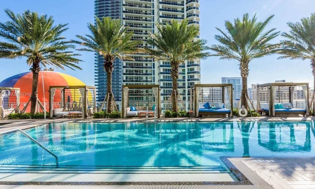 Photo of Outdoor in Hollywood South Central Beach
