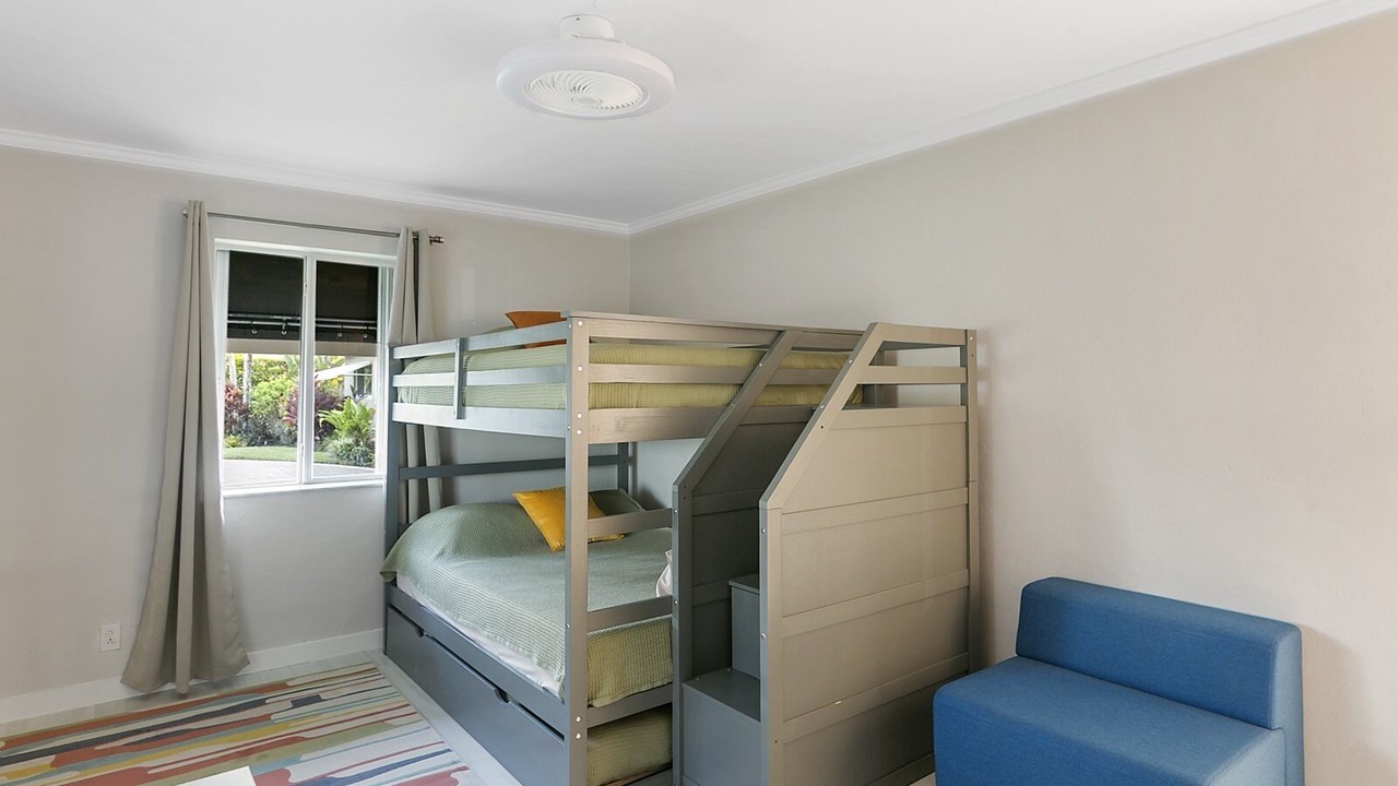Photo of Bedroom in Coral Shores
