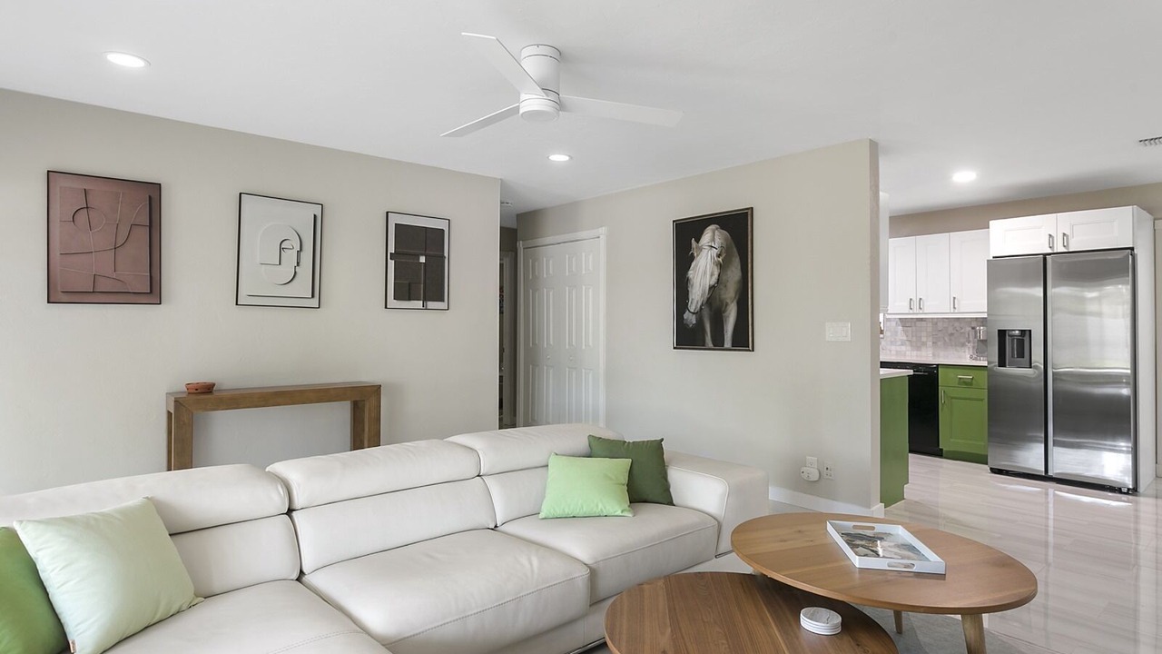 Photo of Bedroom in Coral Shores