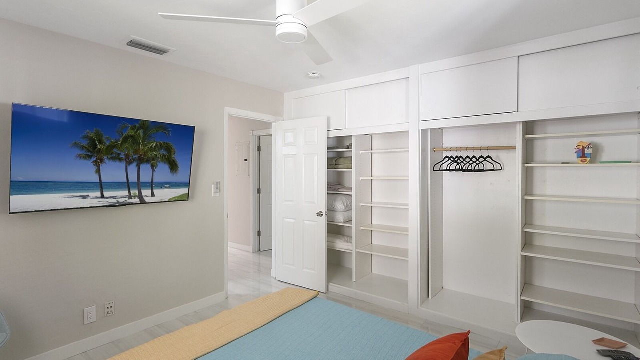 Photo of Bedroom in Coral Shores