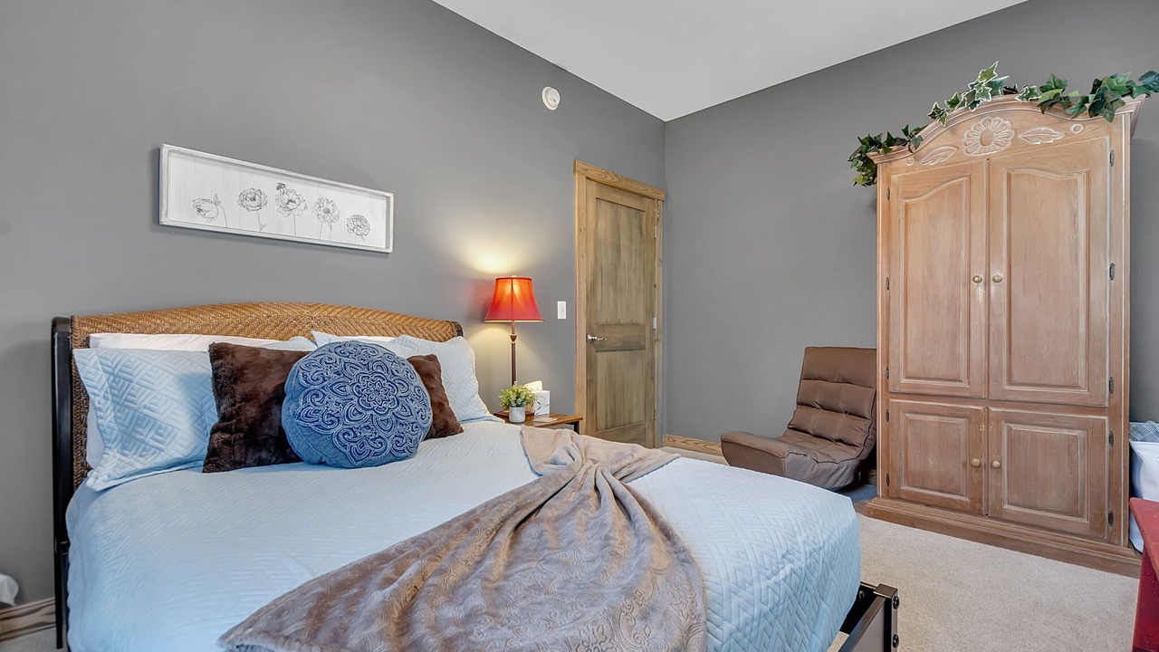Photo of Bedroom in Ellicottville