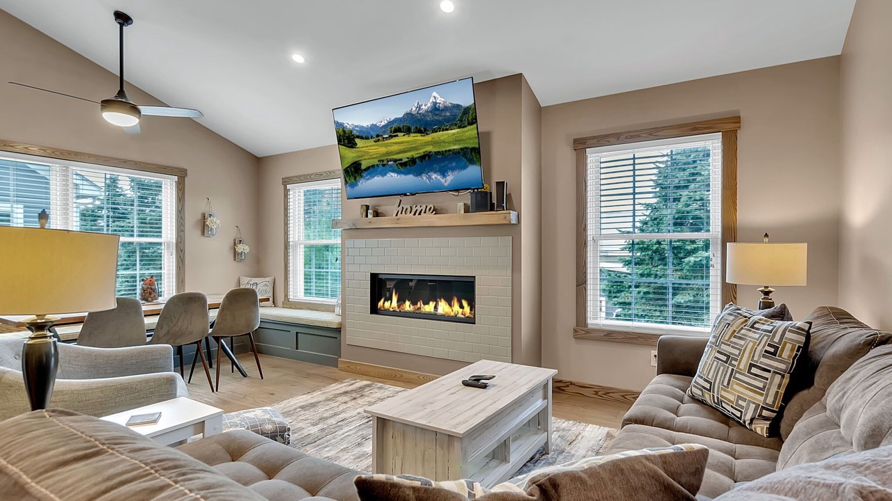 Photo of Livingroom in Ellicottville