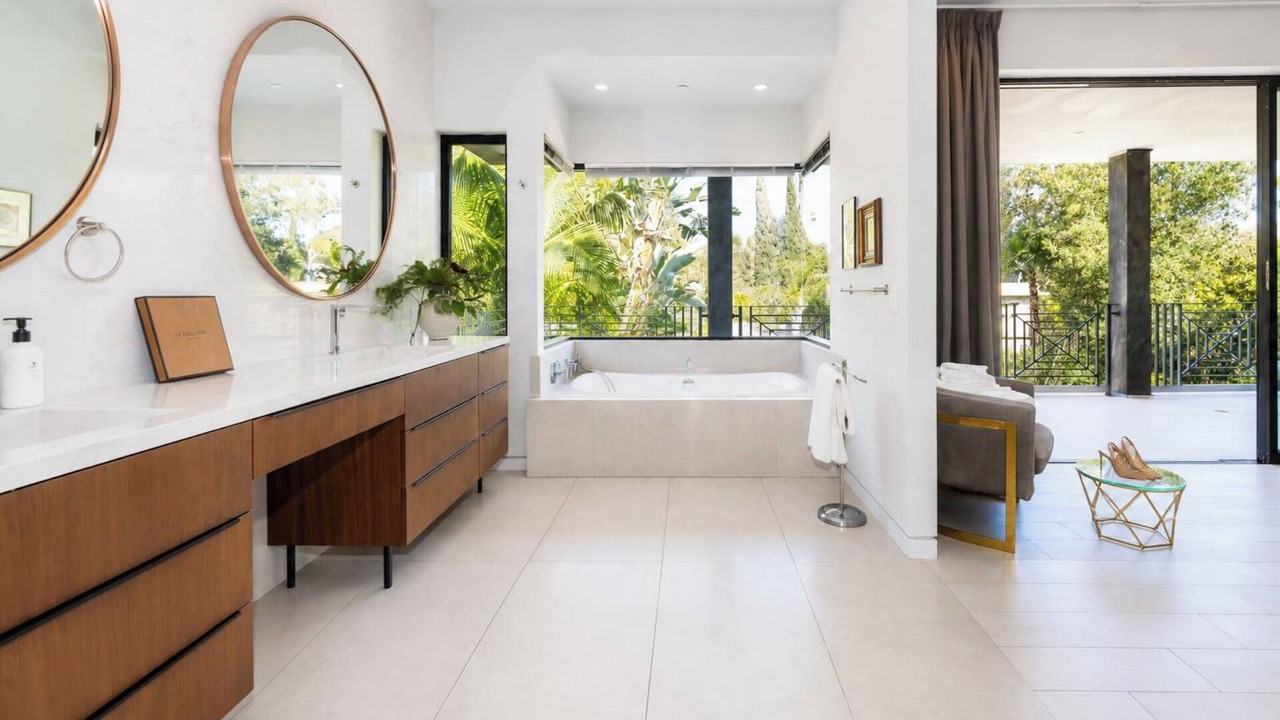 Photo of Bathroom in Hollywood