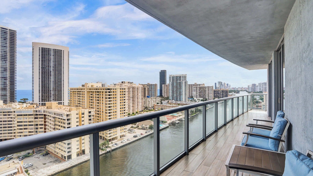 Photo of Outdoor in Hallandale Beach