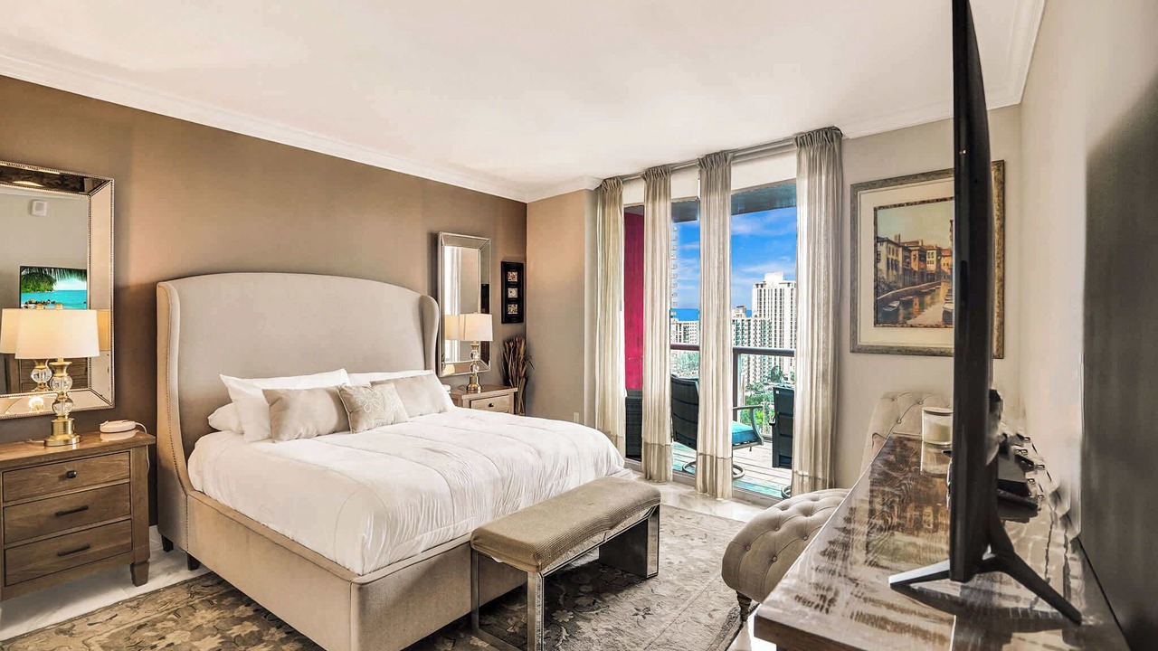 Photo of Bedroom in Hallandale Beach