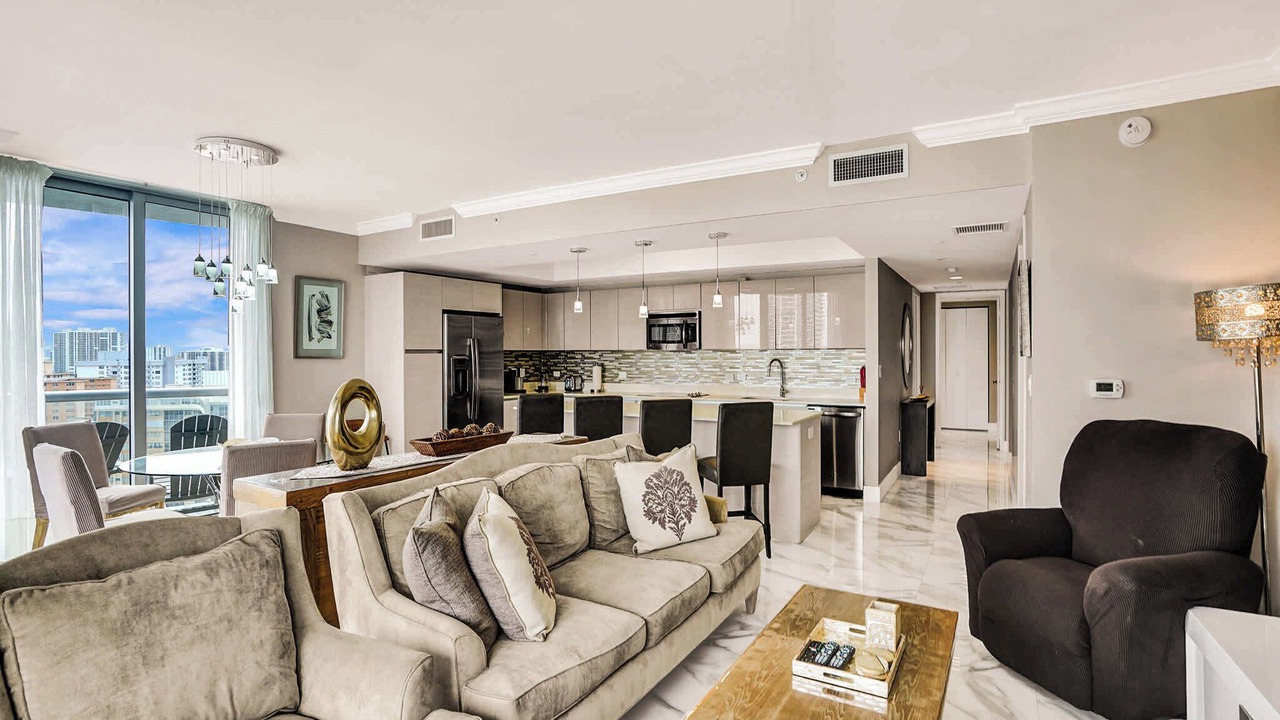 Photo of Livingroom in Hallandale Beach