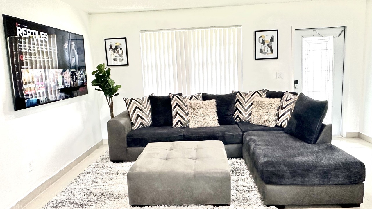 Photo of Bedroom in Miami Gardens