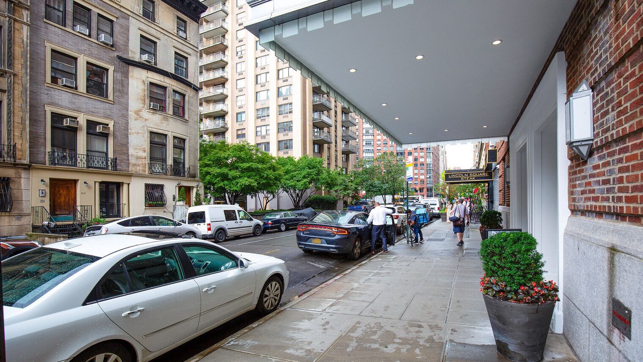 Photo of Outdoor in Lincoln Square