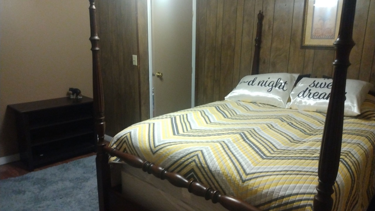 Photo of Bedroom in Knox Dale