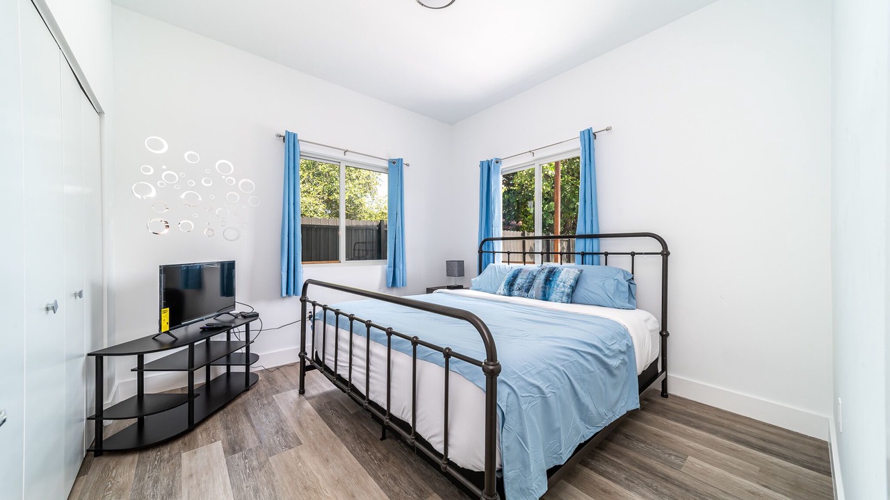 Photo of Bedroom in Hallandale Beach
