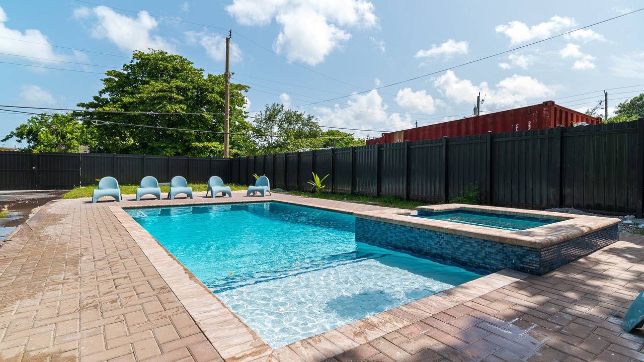 Photo of Outdoor in Hallandale Beach