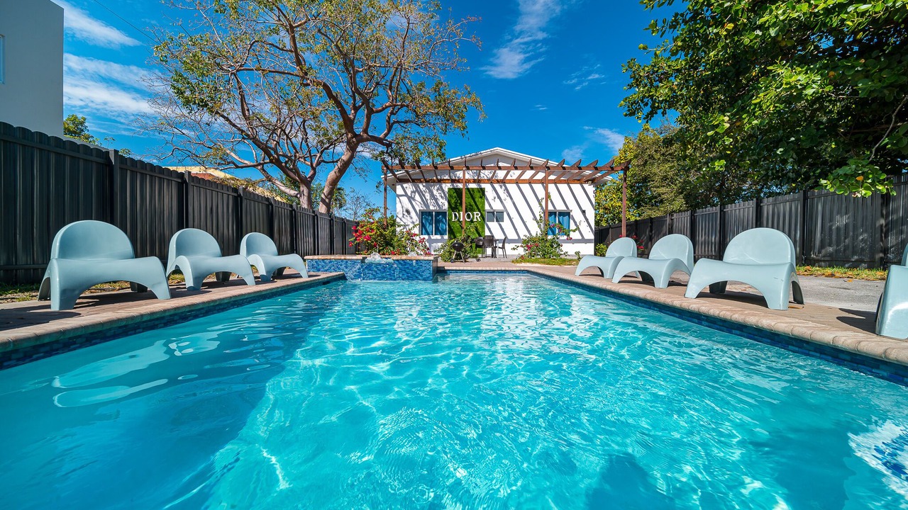 Photo of Outdoor in Hallandale Beach