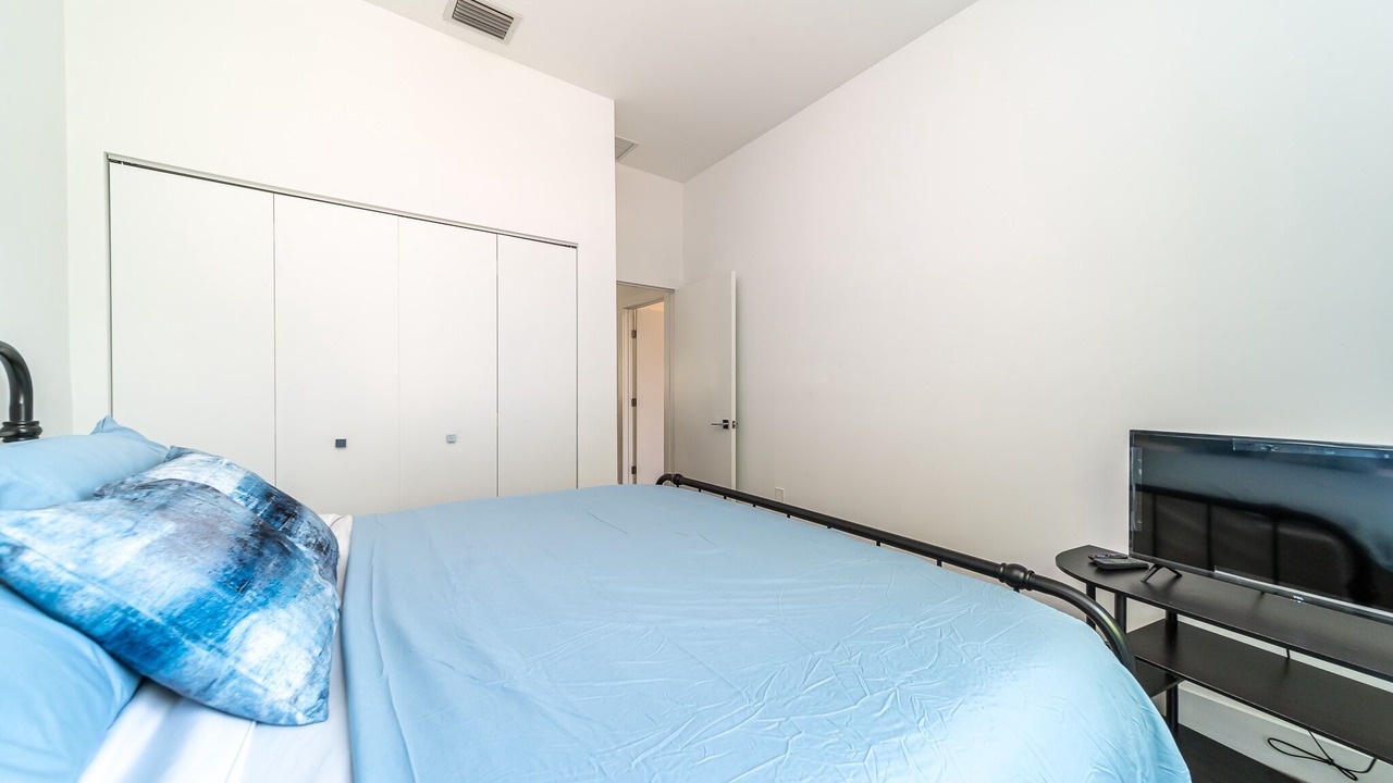 Photo of Bedroom in Hallandale Beach