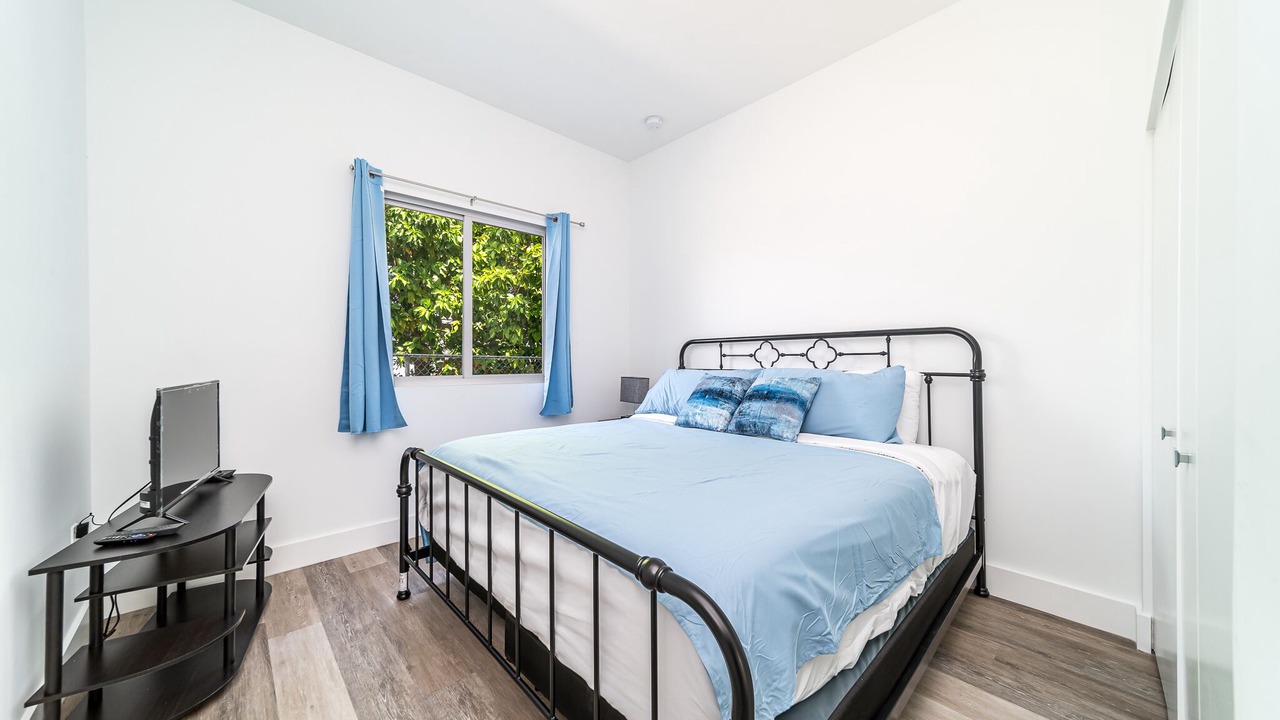 Photo of Bedroom in Hallandale Beach