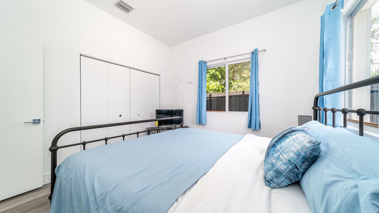 Photo of Bedroom in Hallandale Beach