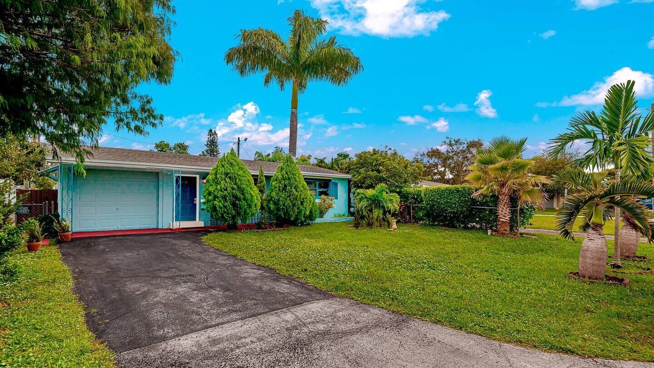 Photo of Outdoor in Hallandale Beach