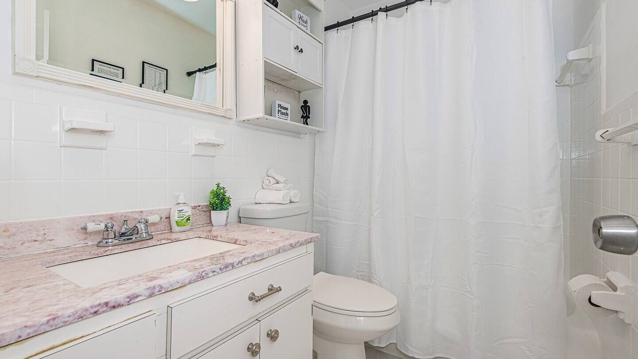 Photo of Bathroom in Hallandale Beach