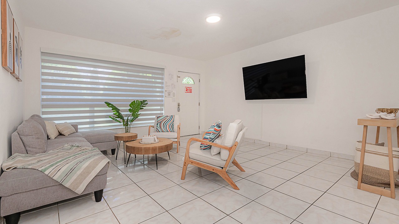 Photo of Livingroom in Hallandale Beach