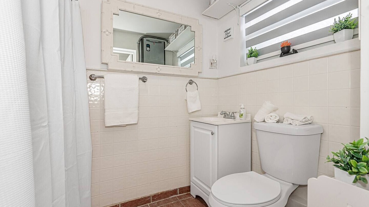 Photo of Bathroom in Hallandale Beach