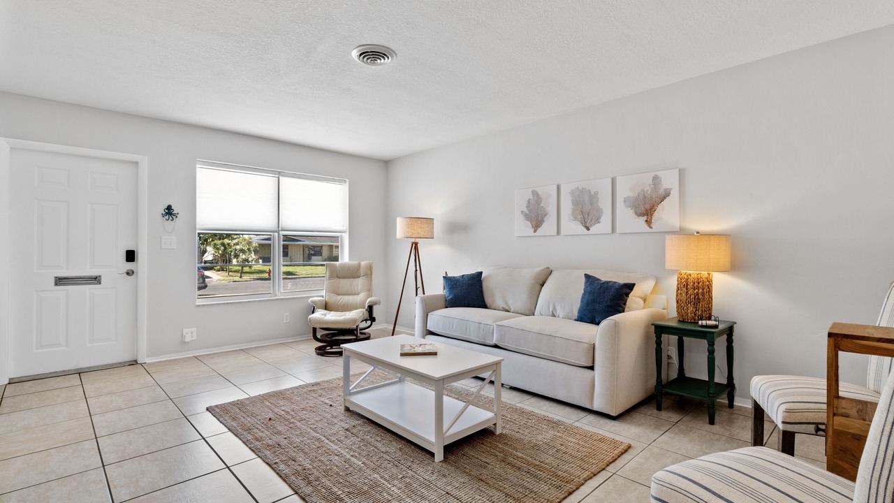 Photo of Livingroom in South New River Isles