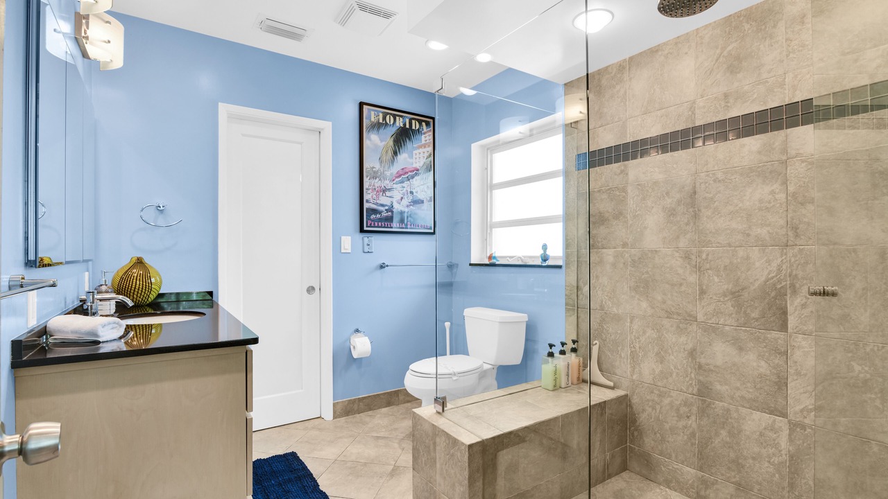 Photo of Bathroom in Coral Ridge