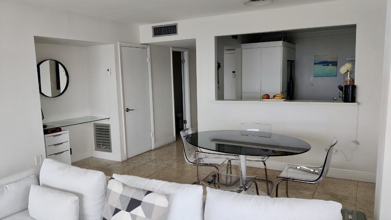 Photo of Livingroom in North Beach