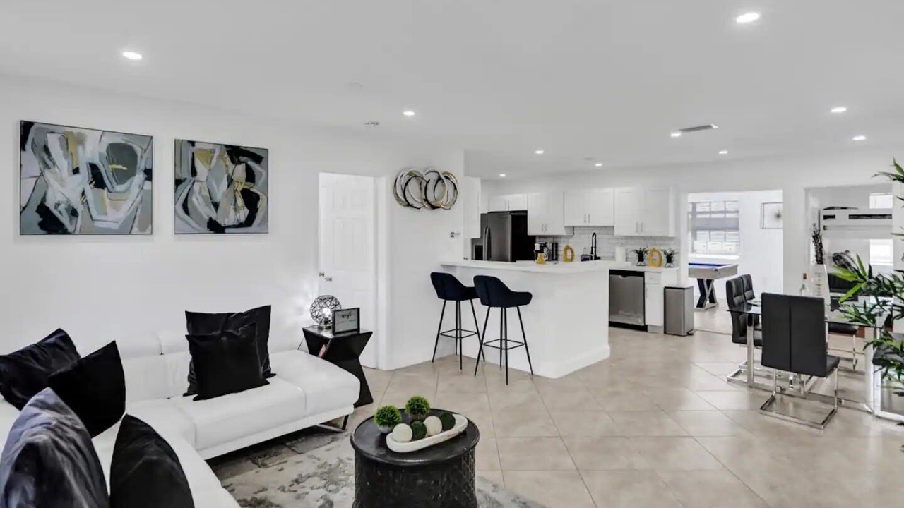 Photo of Livingroom in Ives Estates