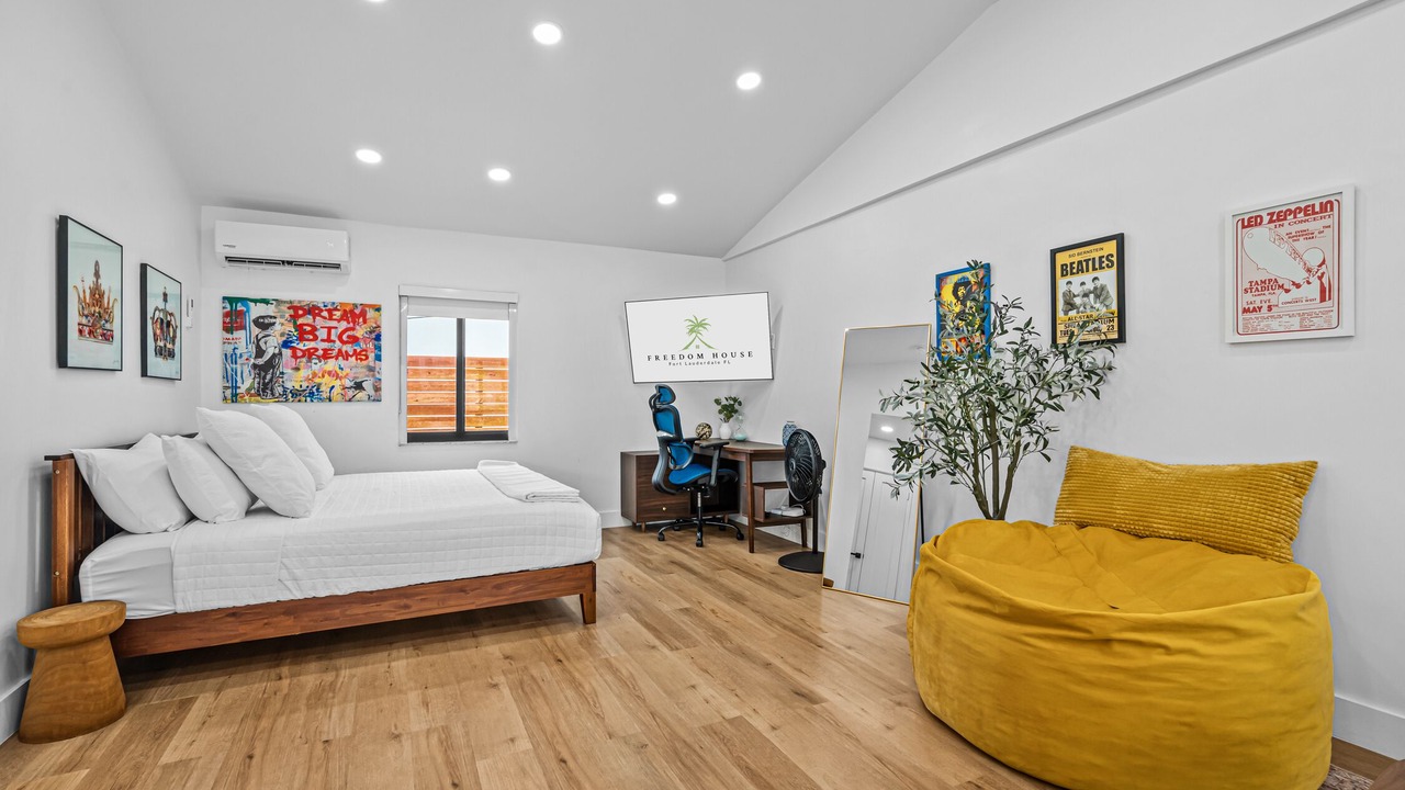 Photo of Bedroom in Flagler Village