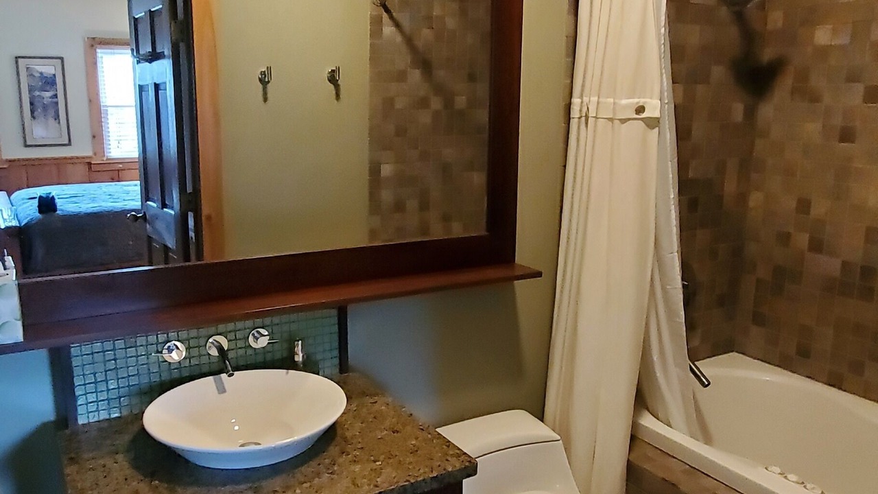 Photo of Bathroom in Edray