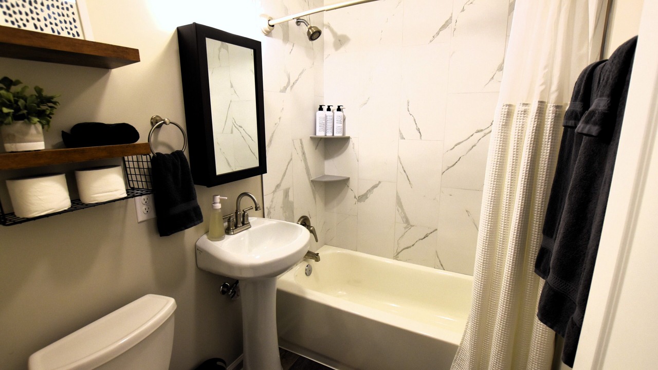 Photo of Bathroom in Newark