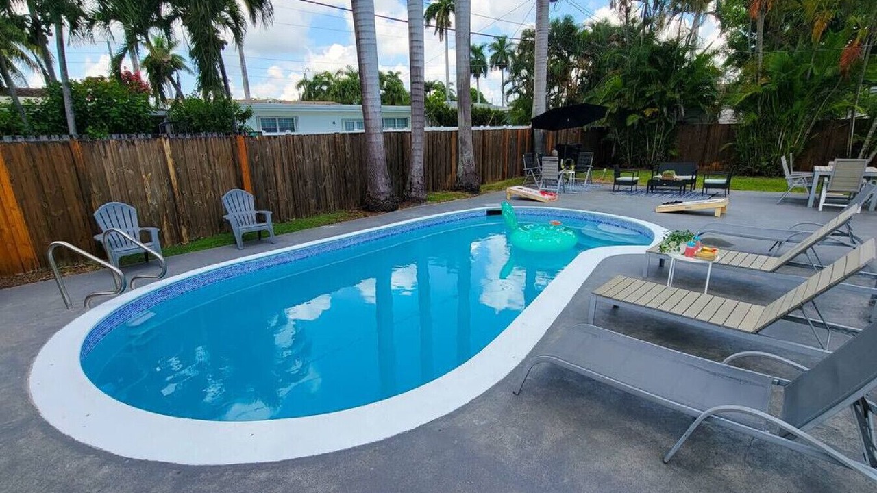 Photo of Outdoor in Hollywood Lakes