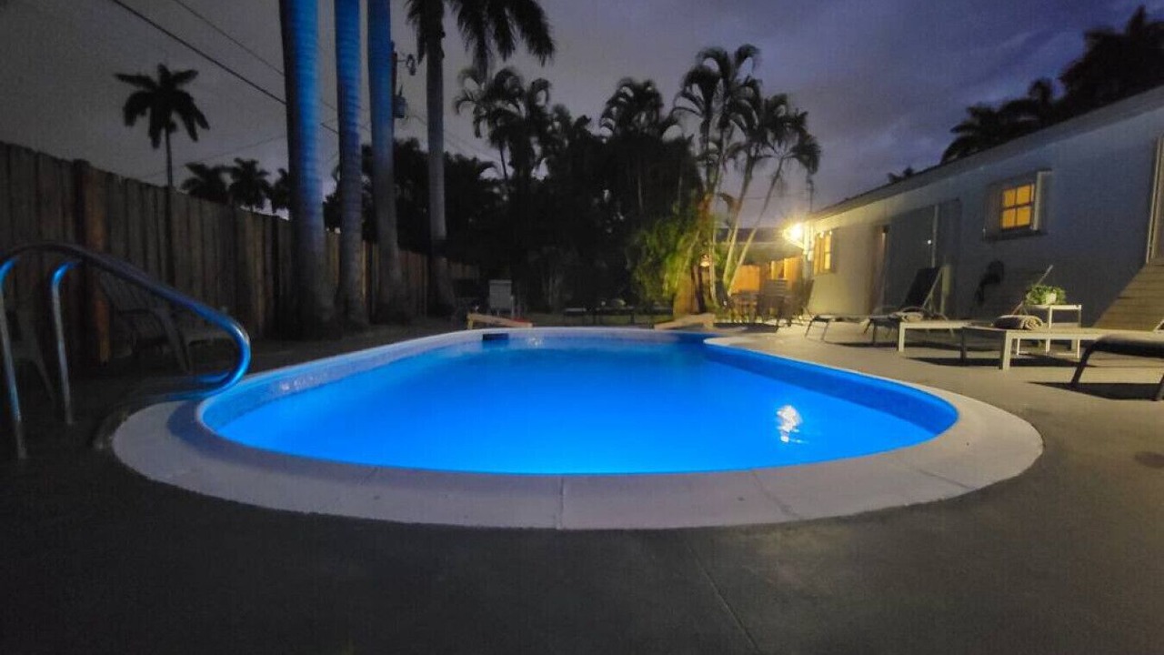Photo of Outdoor in Hollywood Lakes