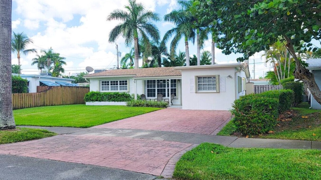 Photo of Outdoor in Hollywood Lakes