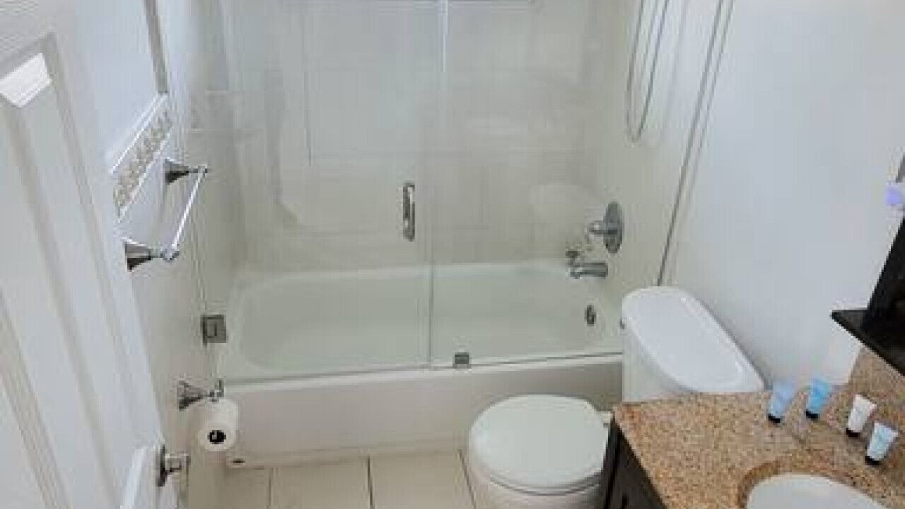 Photo of Bathroom in Hollywood Lakes