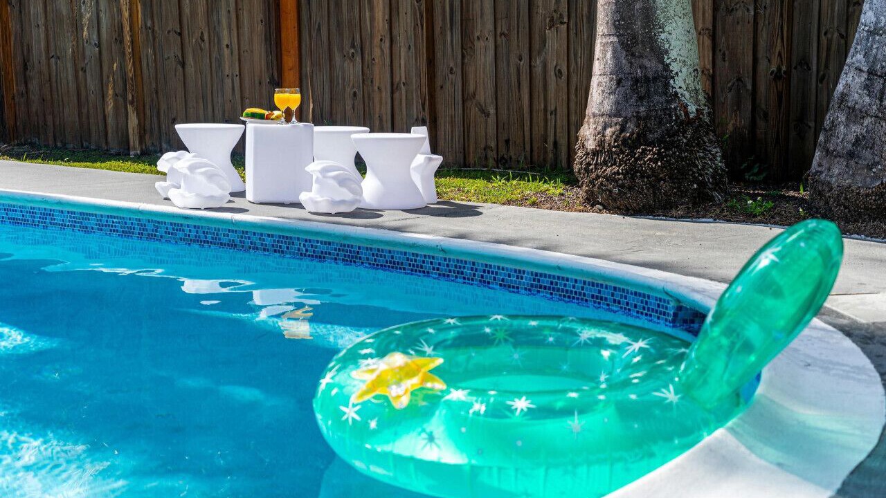 Photo of Outdoor in Hollywood Lakes