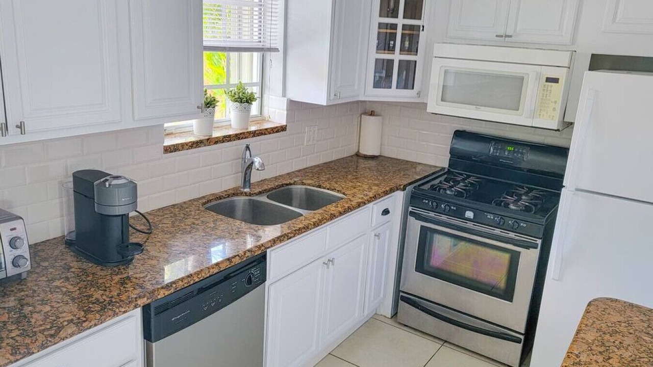 Photo of Kitchen in Hollywood Lakes