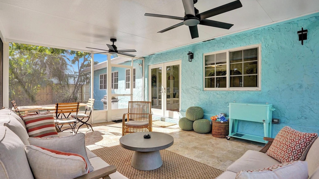 Photo of Livingroom in Tropic Palms