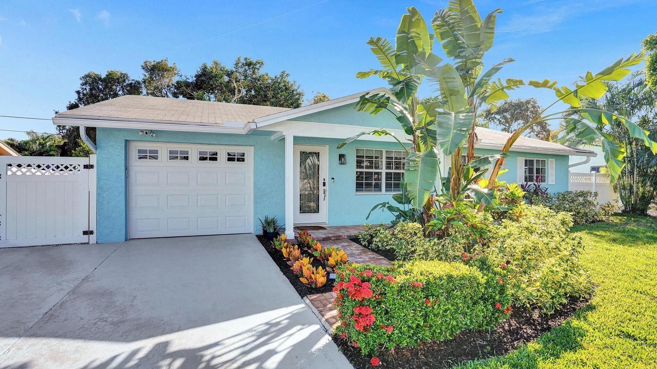 Photo of Outdoor in Tropic Palms