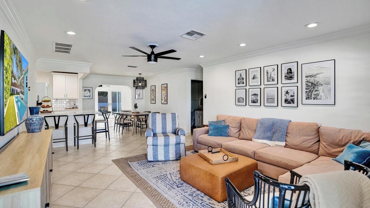 Photo of Livingroom in Tropic Palms