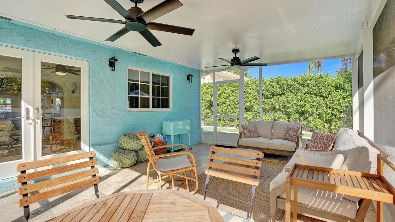 Photo of Outdoor in Tropic Palms
