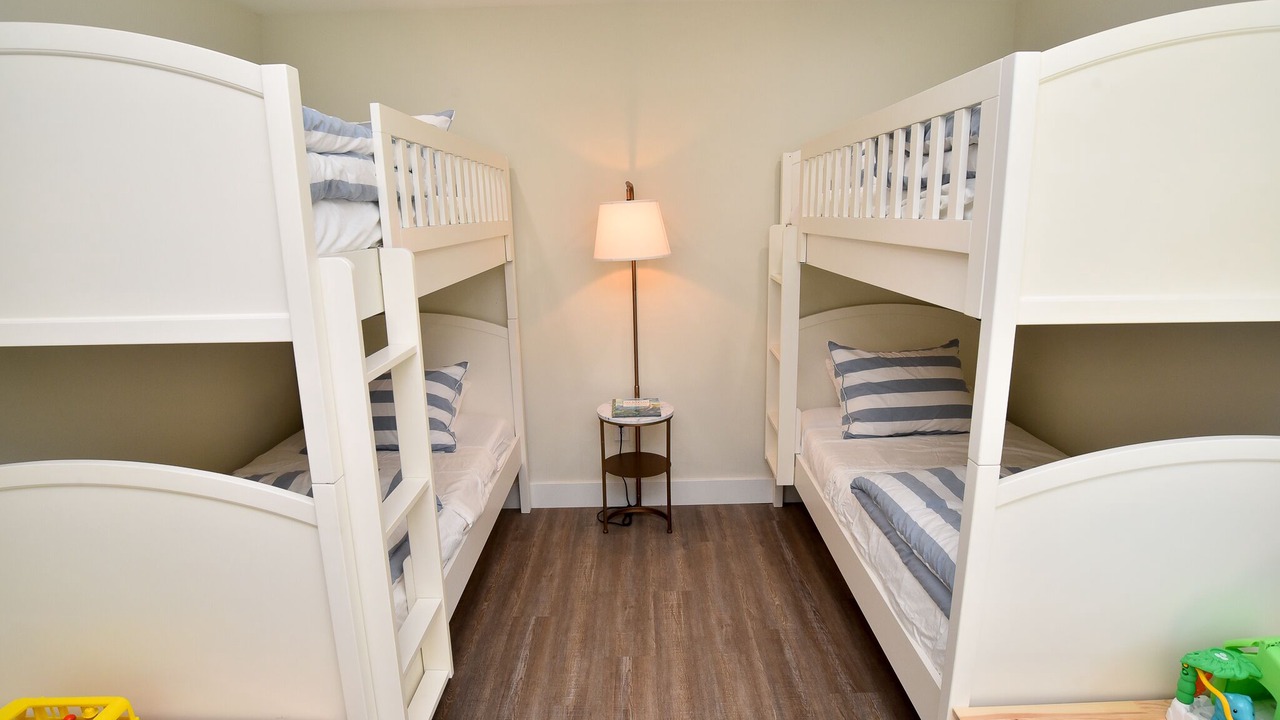 Photo of Bedroom in Weirwood