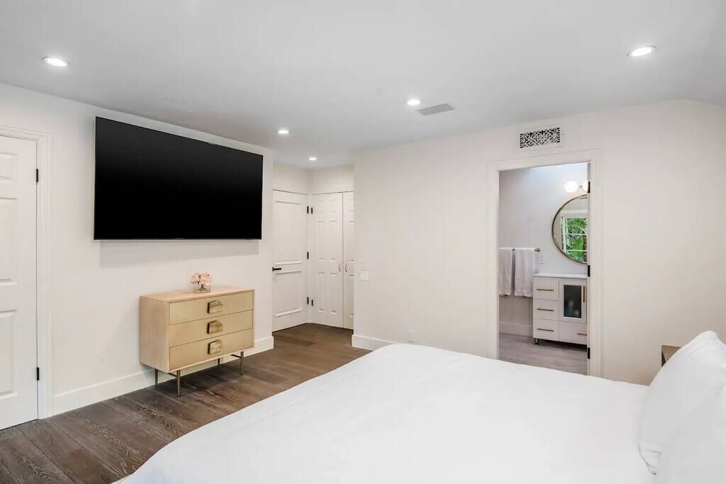 Photo of Bedroom in Beverly Hills
