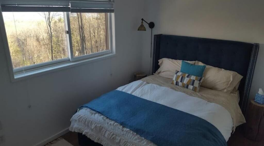 Photo of Bedroom in Town of Olive