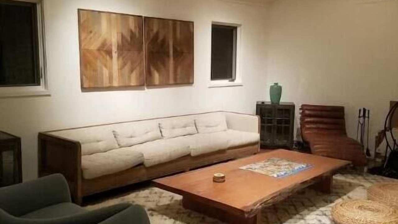 Photo of Livingroom in Town of Olive
